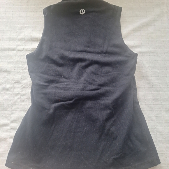 Lululemon Tank top built-in bra - Picture 2 of 6
